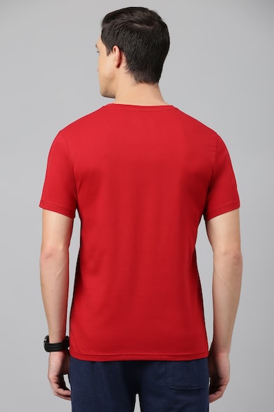 Buy Men Maroon Solid Crew Neck T-Shirts Online - 928742 | Van Heusen